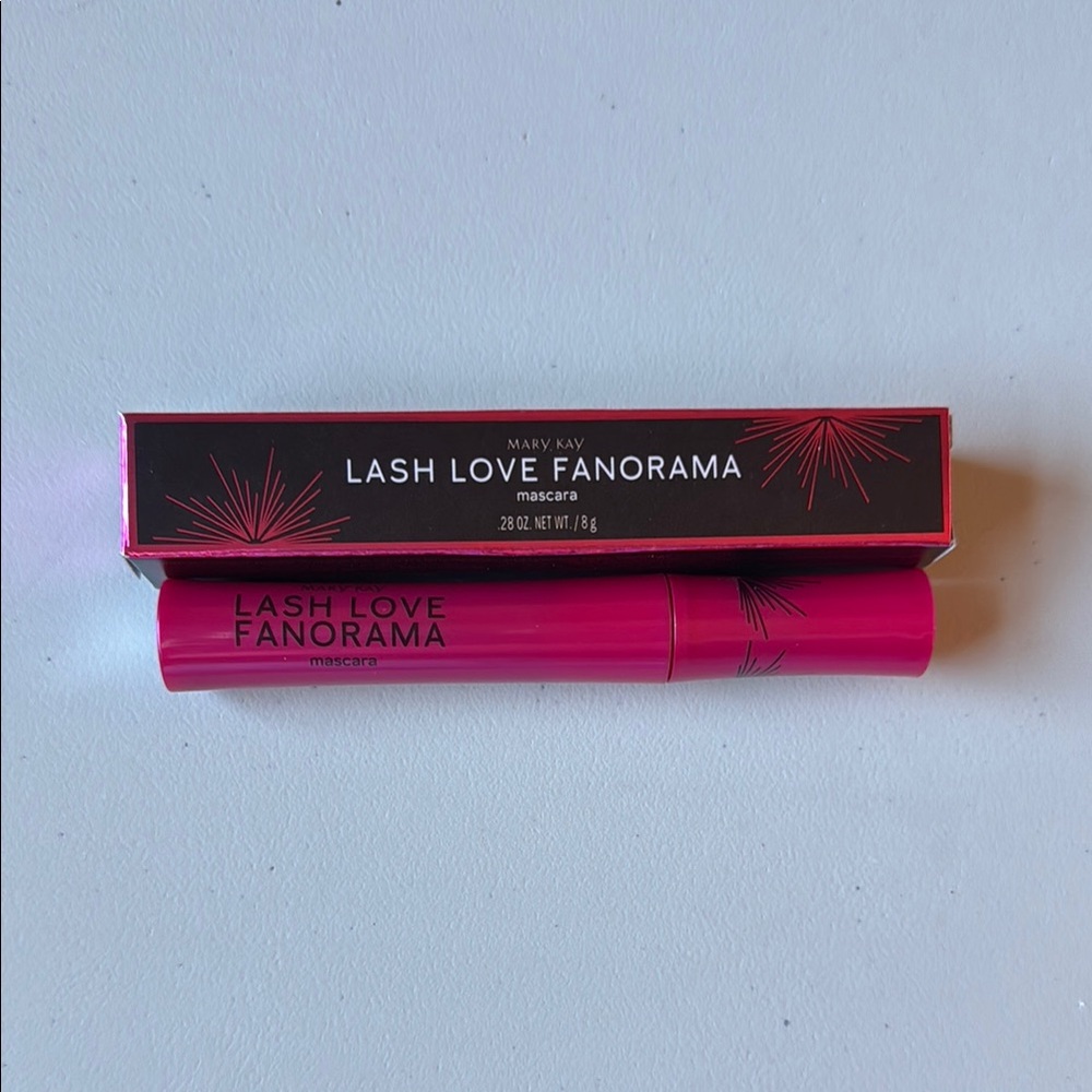 Mary Kay Lash Love Fanorama Mascara - NEVER USED